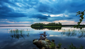 秘色瓷是什么窑烧制的,秘色瓷是一种特殊的瓷器,这里的秘是一种神秘的颜色